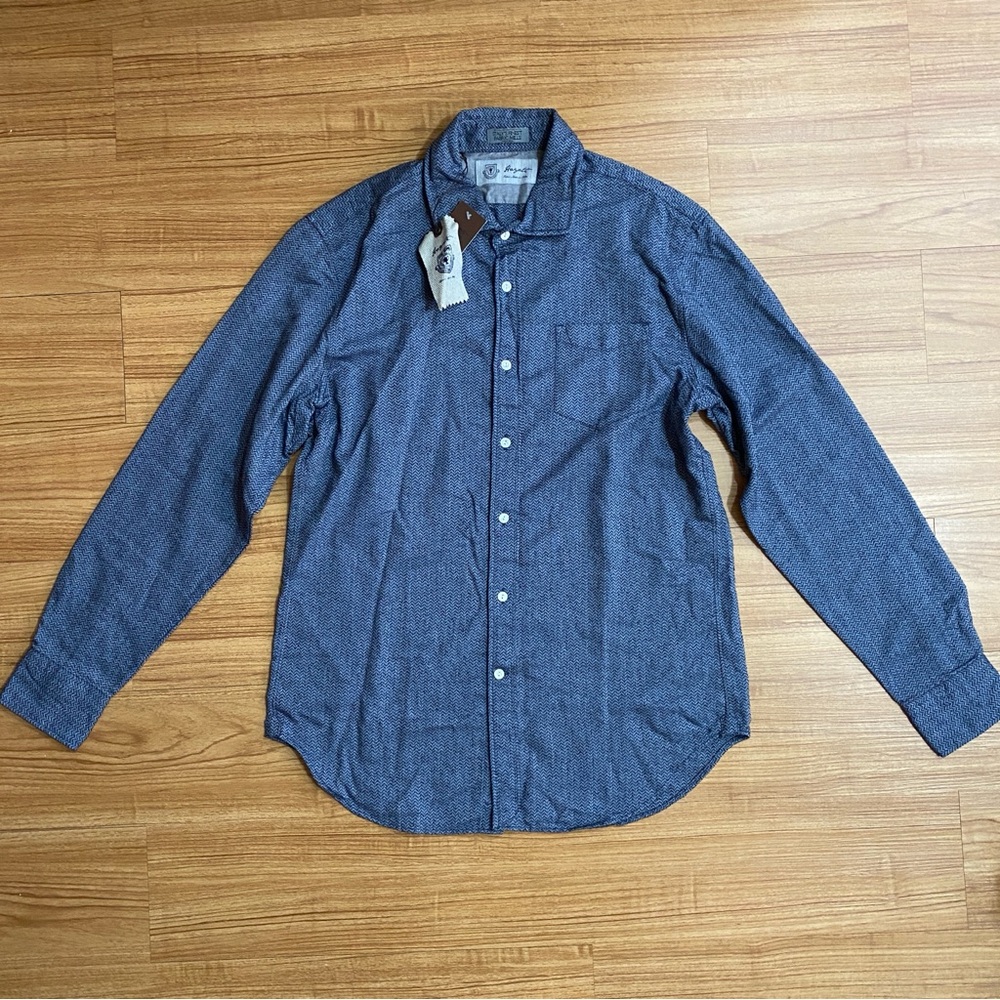 Hayati Button Down Shirt Size M